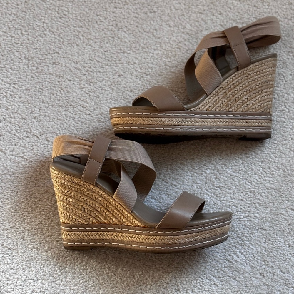 Charles by Charles David Beige Espadrille Woven Wedge Sandals, Sz 9